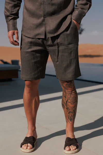 Shorts con Coulisse ed Elastico in Vita colore marrone
