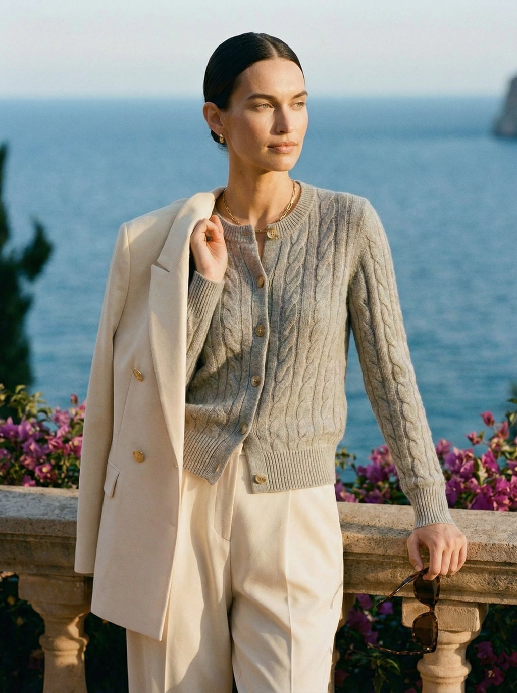 Maglione a Bottoni con Trecce in Lana Old Money