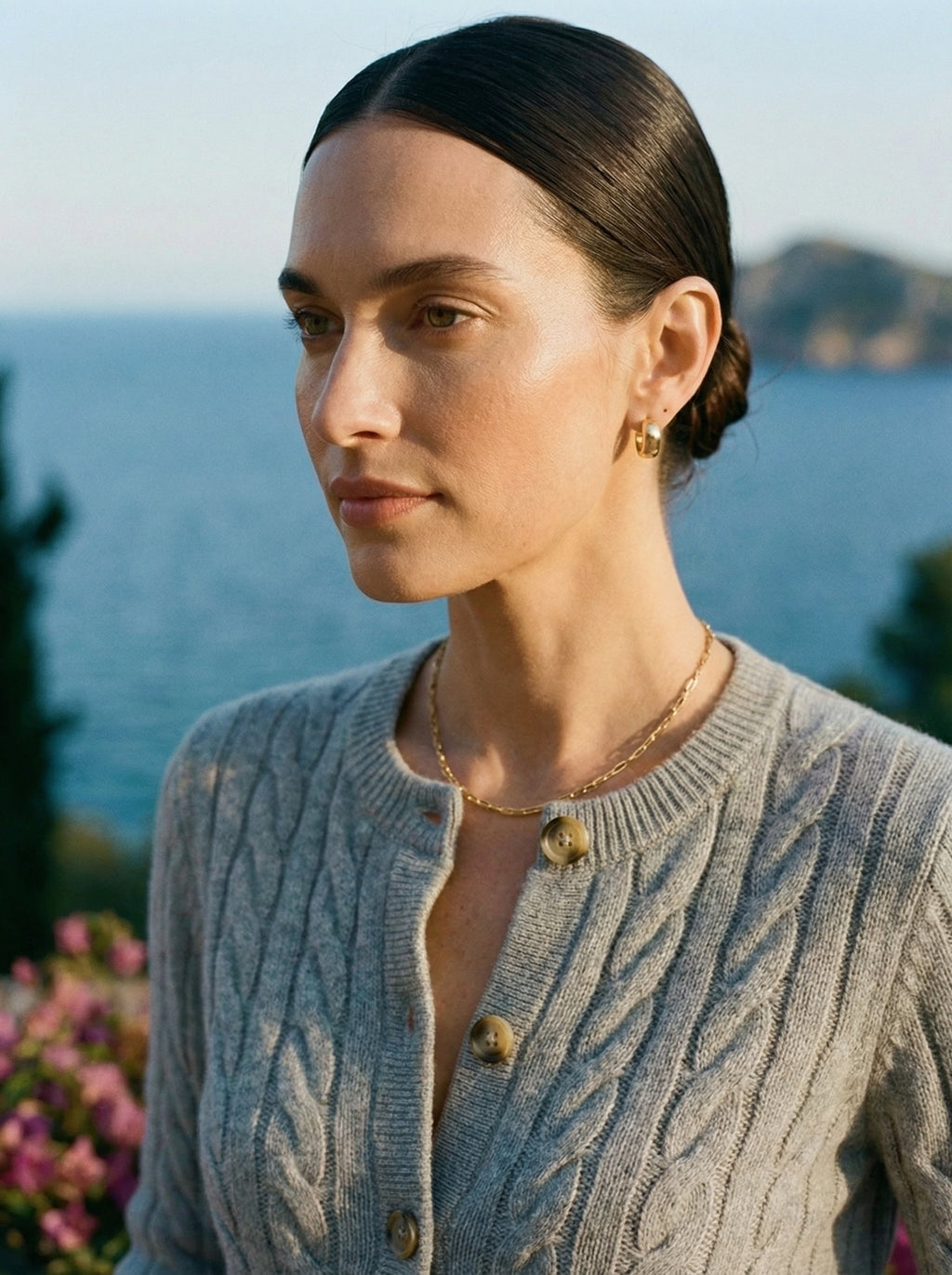 Maglione a Bottoni con Trecce in Lana Old Money