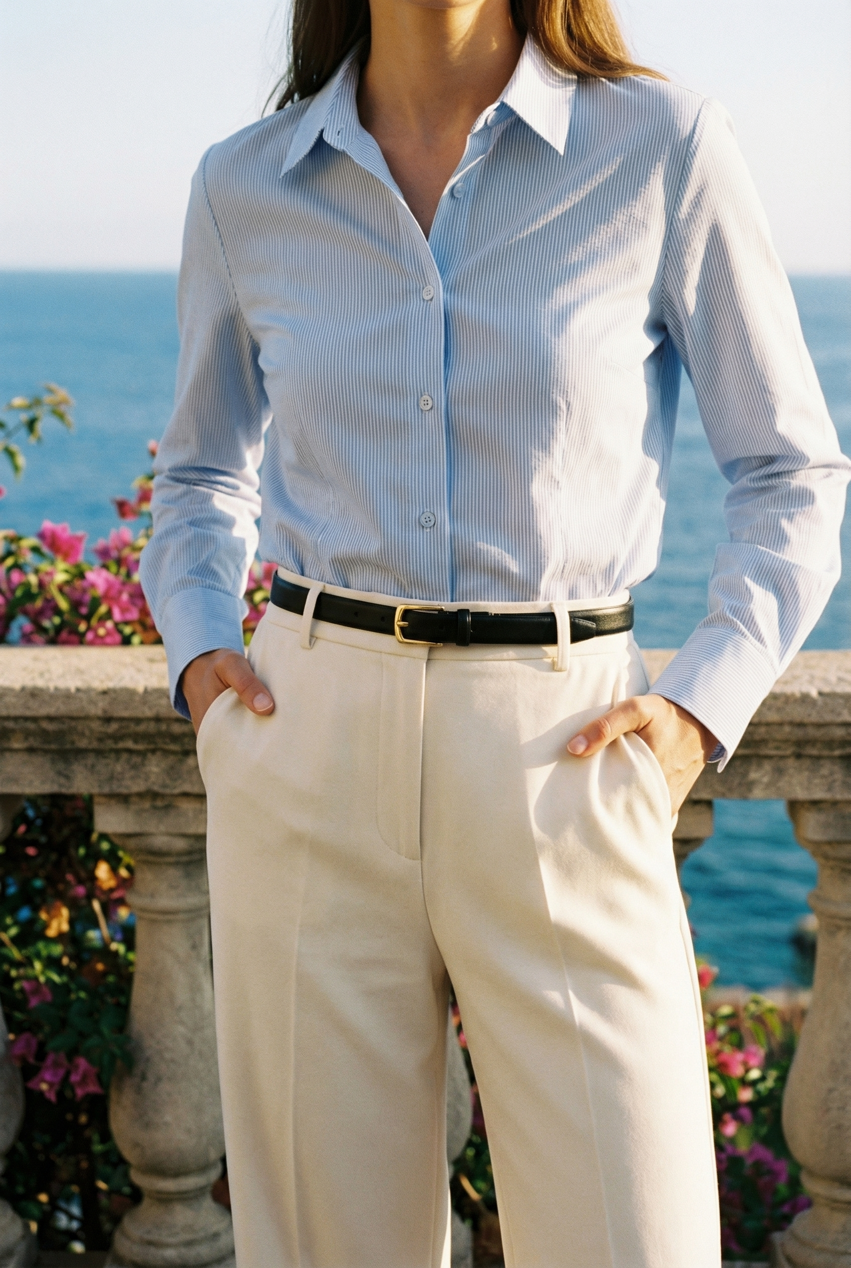 Gestreepte blouse van dunne katoen in old money-stijl