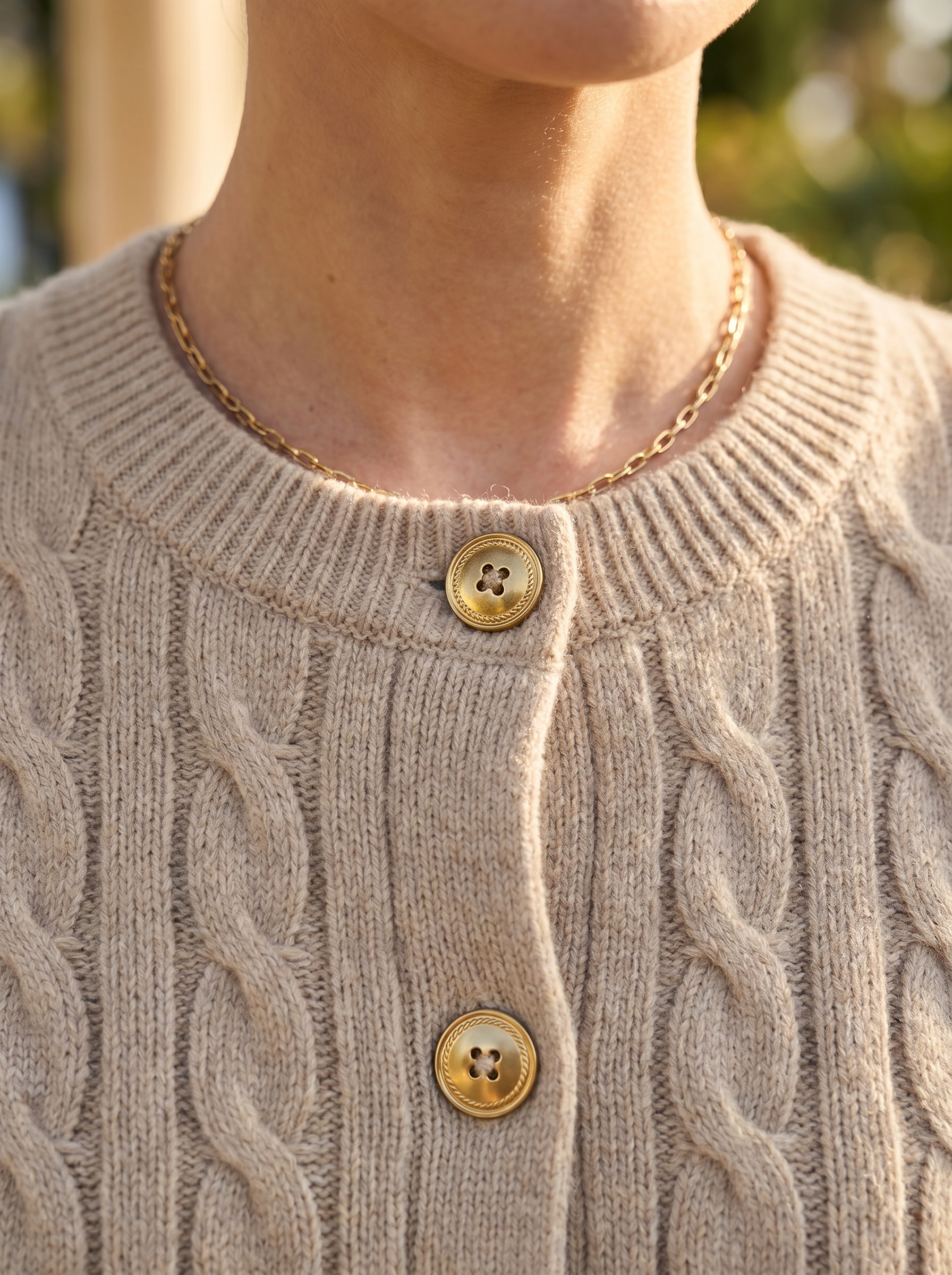 Cardigan a Trecce con Bottoni Quiet Luxury