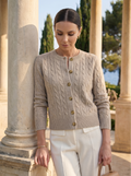 Cardigan a Trecce con Bottoni Quiet Luxury