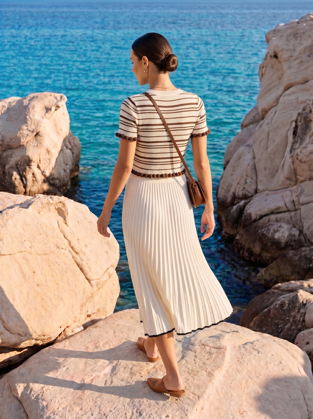 Top a Maglia con Strisce e Pompon Old Money