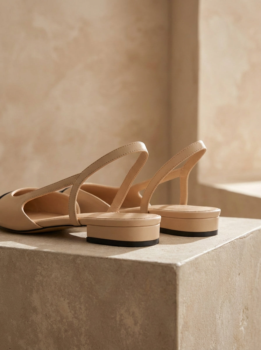 Schoenen met Bandje, Lage Contrasterende Hak en Old Money-stijl