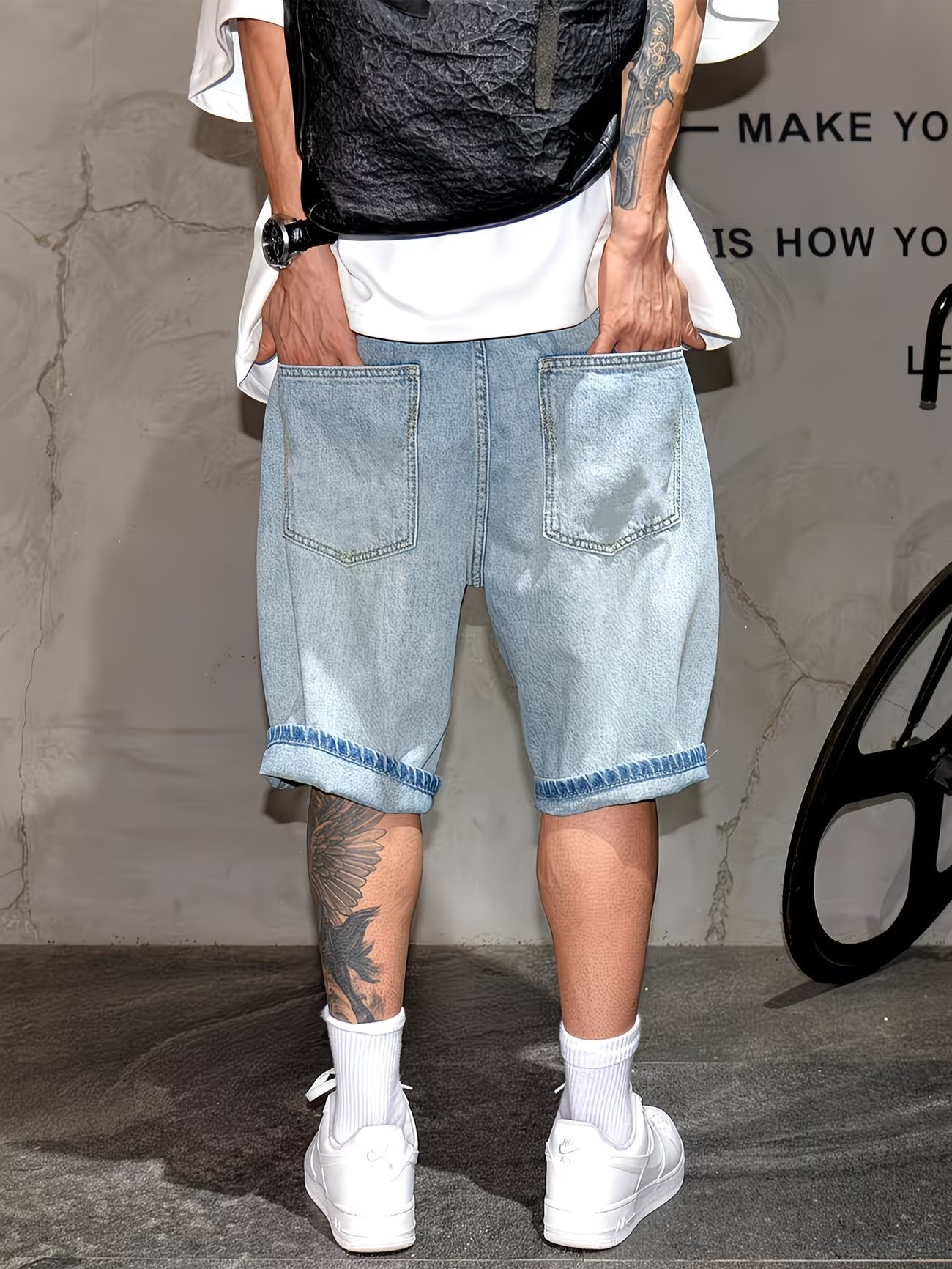 Shorts a Gamba Larga Lunghezza al Ginocchio dettaglio tasche