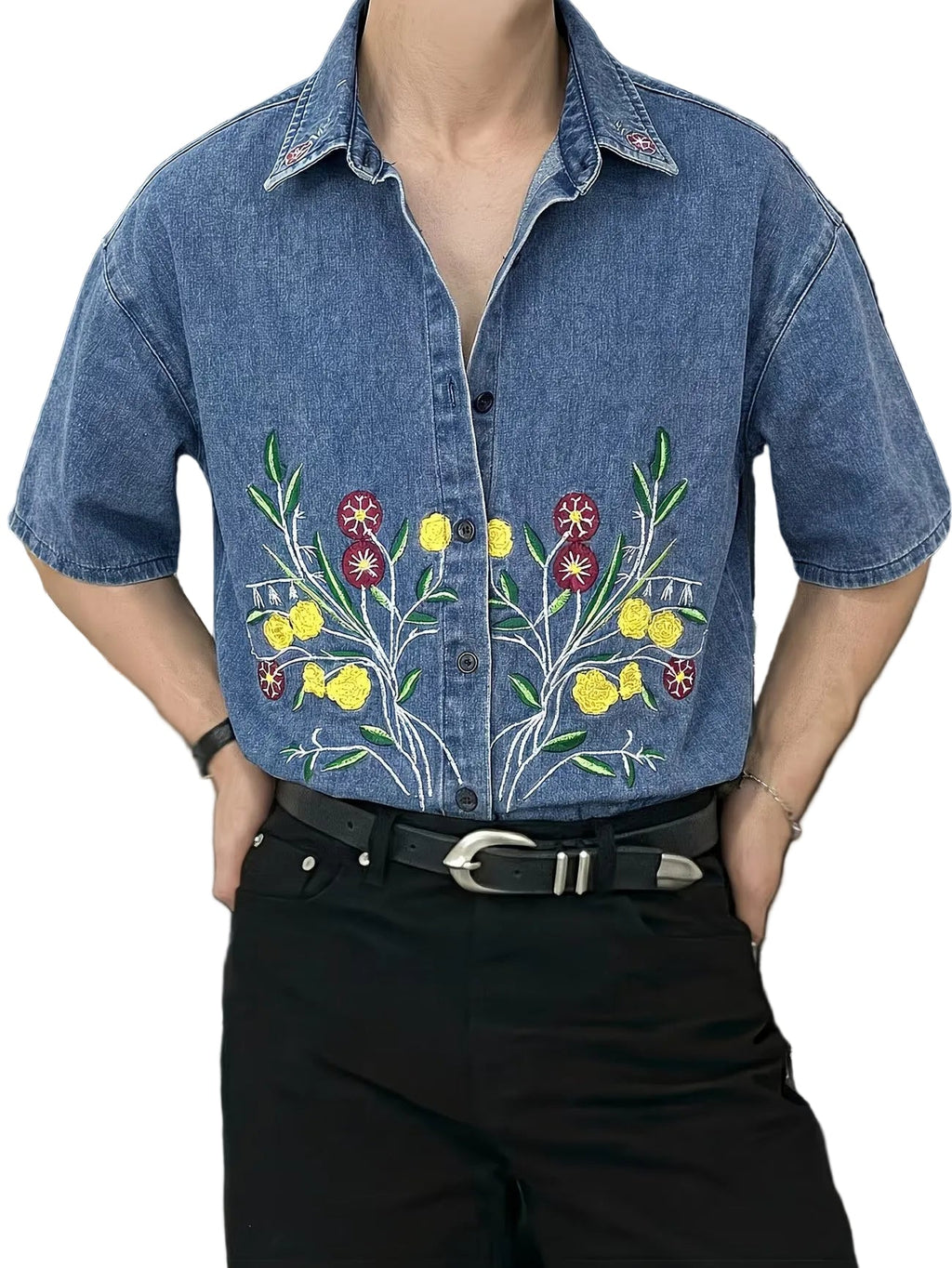 Camicia a Maniche Corte con Ricamo Floreale vista frontale