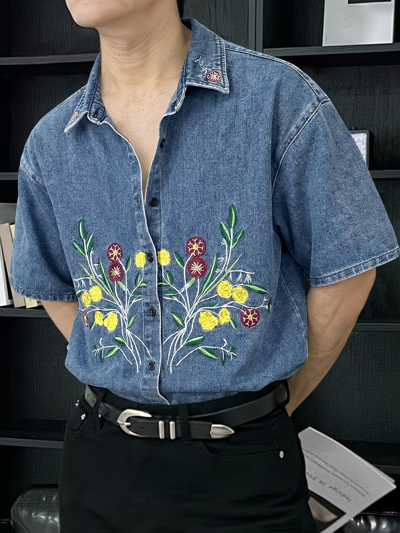 Camicia a Maniche Corte con Ricamo Floreale vista laterale