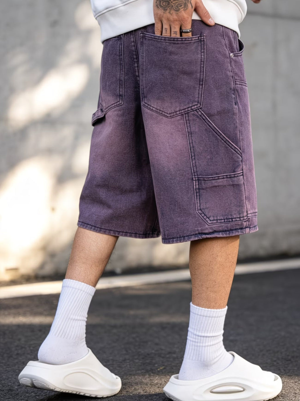 Shorts Multi-Tasche con Finitura Sfumata vista laterale