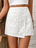 Shorts Stile Skort con Ricamo Traforato vista posteriore